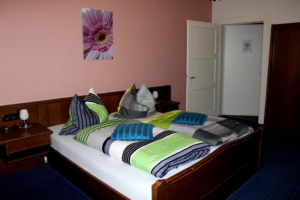 Burbach  Hotel Haus Wasserscheide מראה חיצוני תמונה