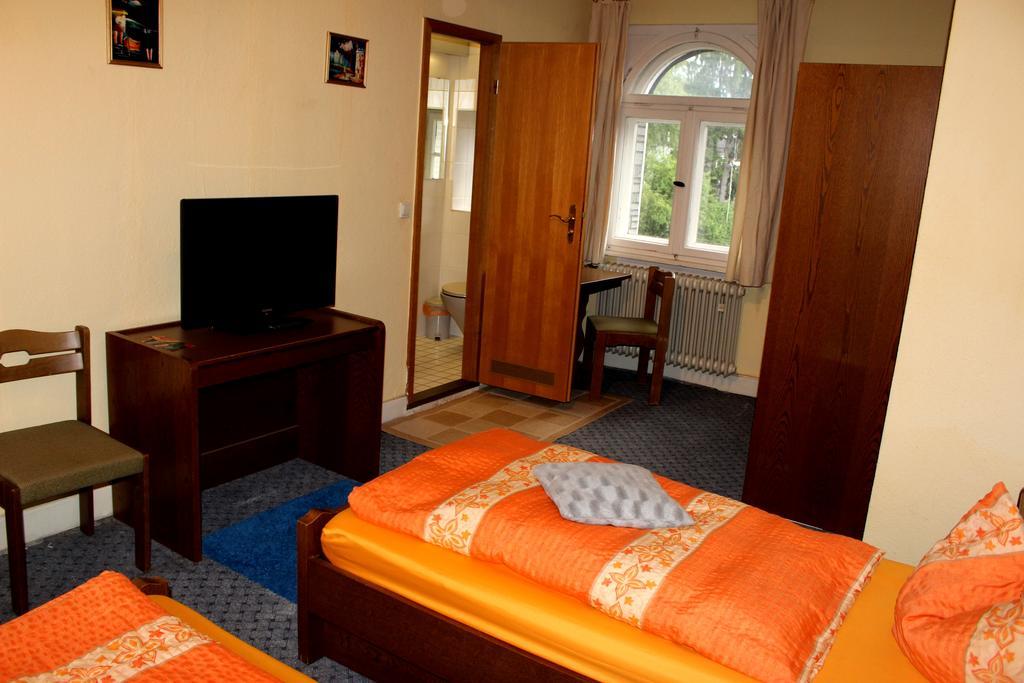 Burbach  Hotel Haus Wasserscheide מראה חיצוני תמונה